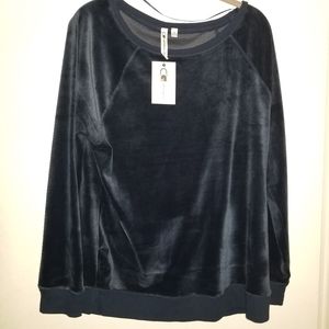 NWT Cable & Gauge XL Navy Top